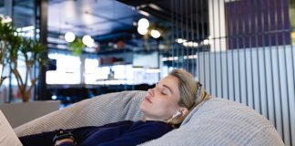 Mittagsschlaf und Power-Napping für die perfekte Work-Life-Balance